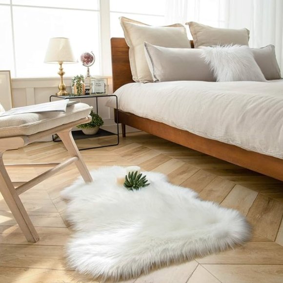 Luxury Soft Faux Sheepskin Area Rugs New 2 x 3 ft - Picture 5 of 6